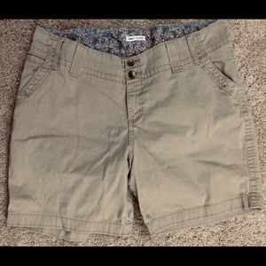 Lee khaki just below the waist denim shorts
